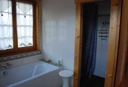 salle de bain et sa douche